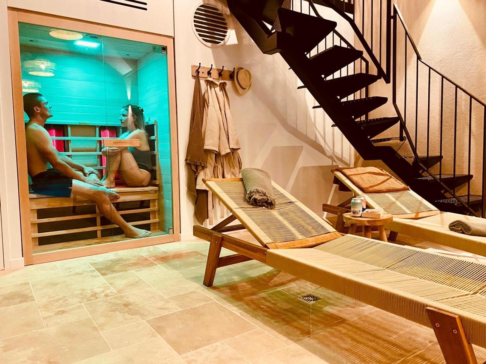 Le Domaine De Soani - Piscine Interieure, Jacuzzis & Sauna * Saint-Evarzec